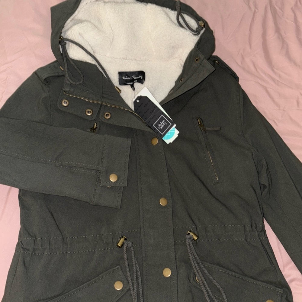 NWT Eden Society Poppy Sherpa Cargo Jacket
Smoke free home